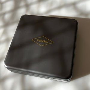 Unique fossil wallet